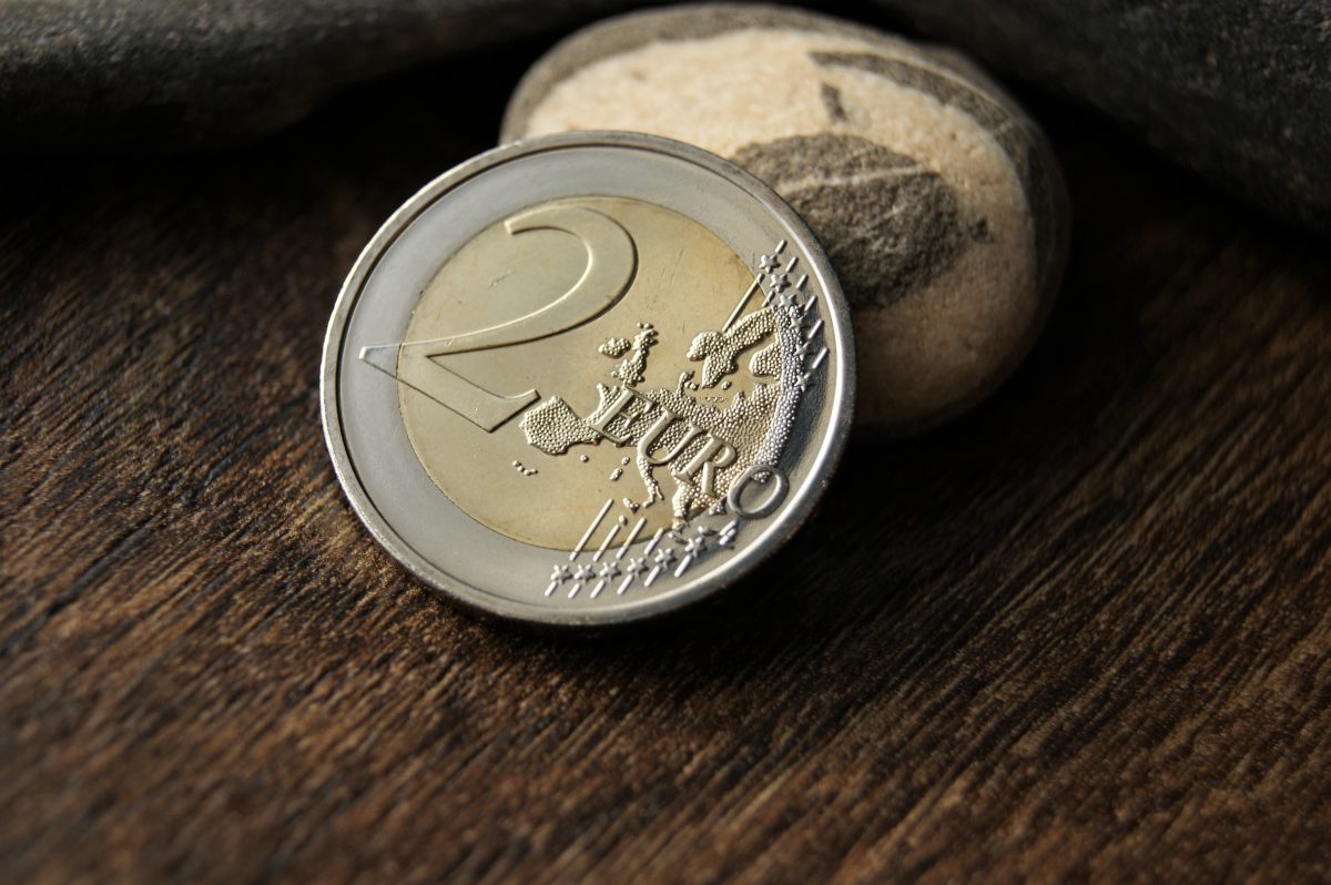 Schwarze 2-Euro-Münzen in Deutschland erhältlich – so sehen sie aus!