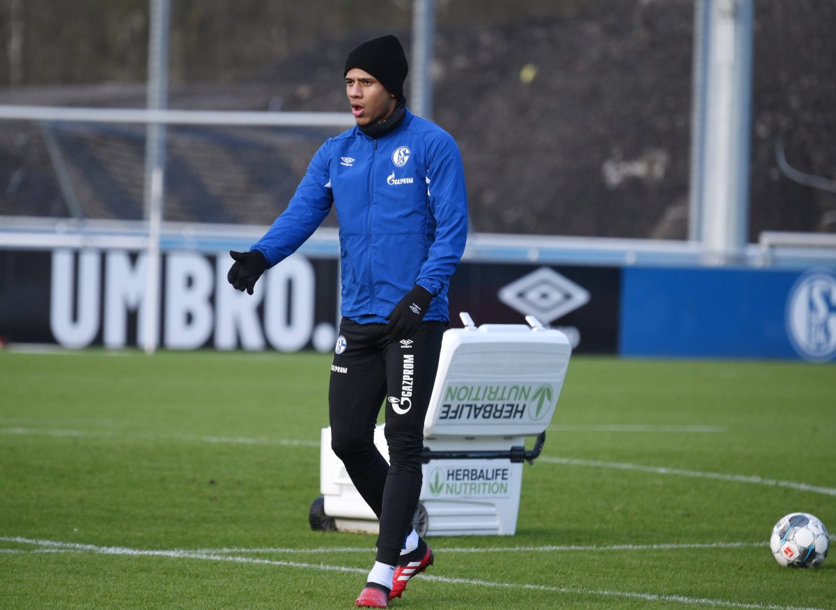 Beim FC Schalke 04 floppte er komplett: Jetzt bahnt sich um Ex-Spieler ein Hammer an