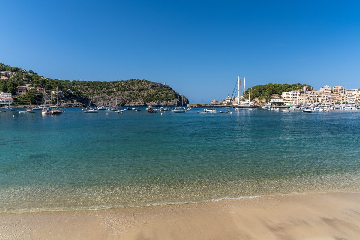 Urlaub auf Mallorca: Mann filmt unglaubliche Szenen im Meer – Touristen werden baff sein