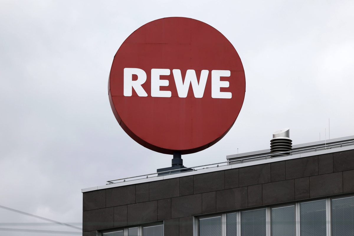 Rewe in NRW: Kunden völlig aus dem Häuschen – plötzlich steht ER vor ihnen