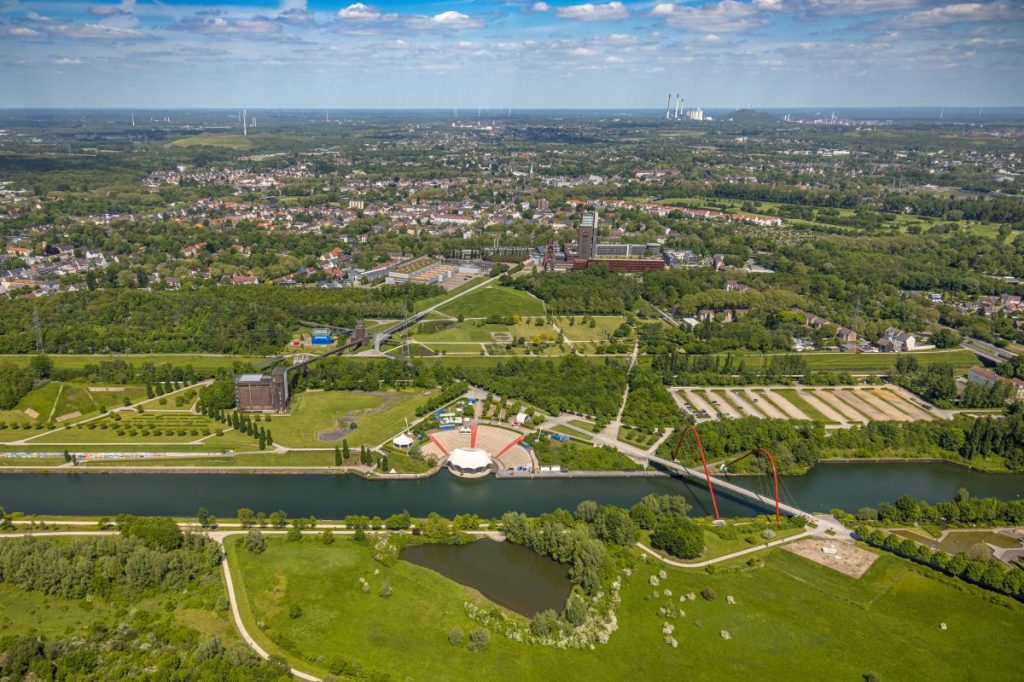 Der Nordsternpark in Gelsenkirchen: Hier soll es am Samstagmorgen zu einer Massenschlägerei mit mehreren hundert Fans gekommen sein. 