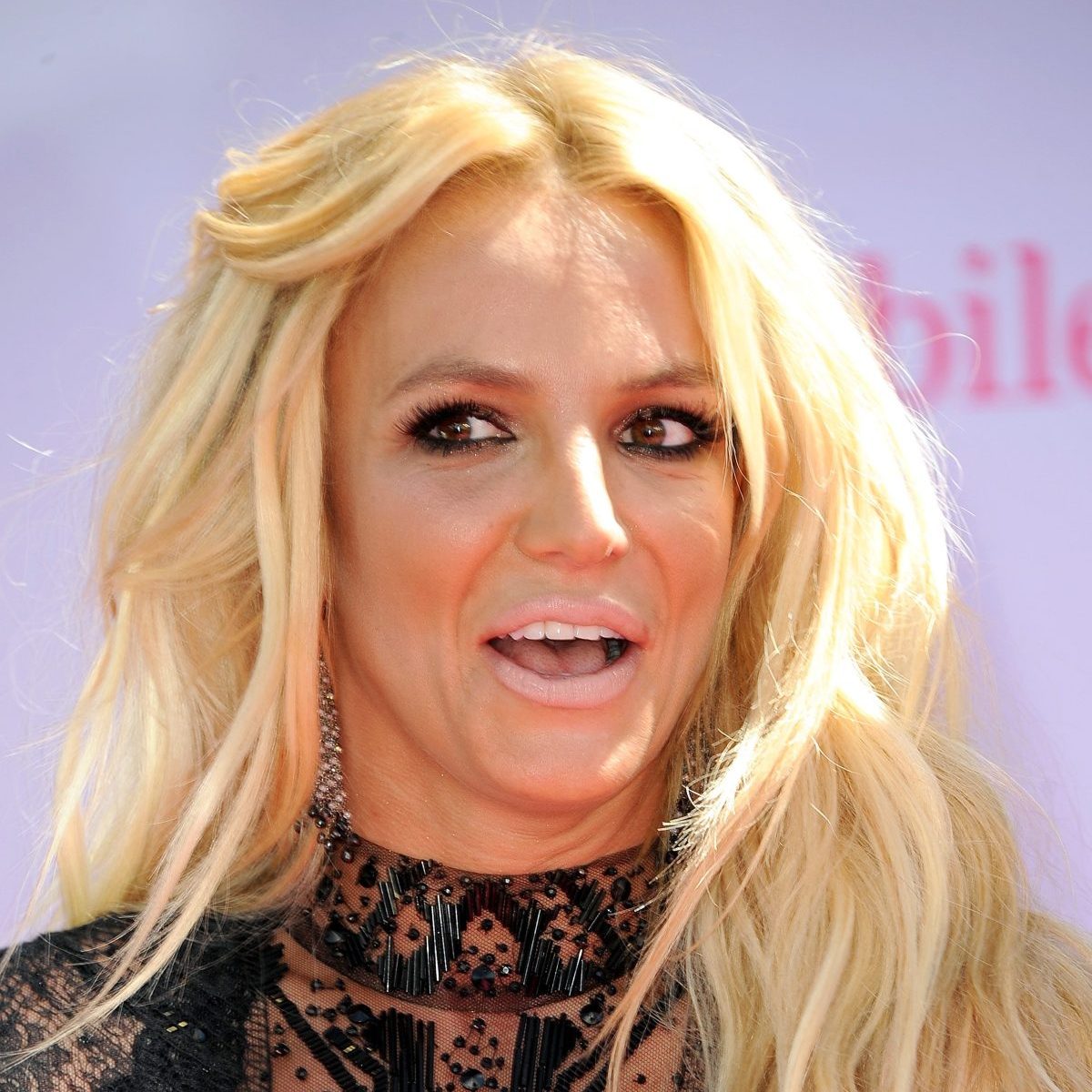 Britney Spears zeigt sich splitterfasernackt am Strand – „Sagt hallo zu meinem Arsch!!!“