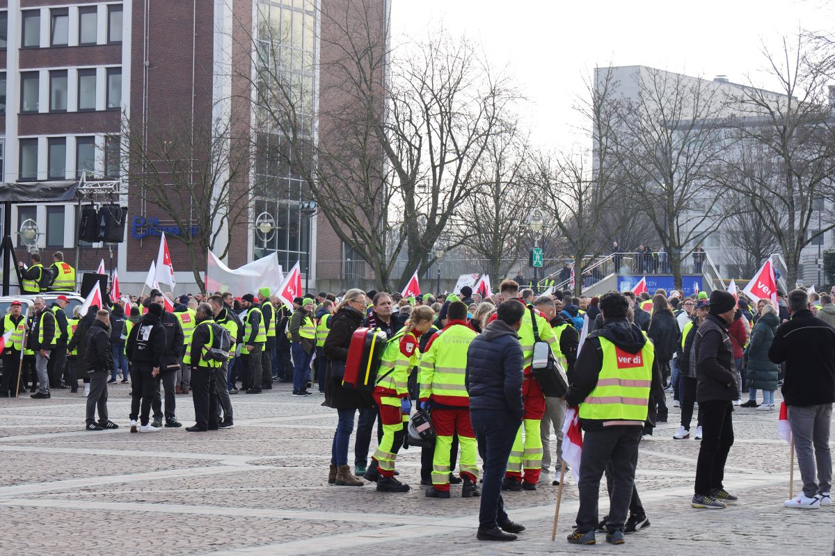 ÖPNV-Streik in NRW: Jetzt herrscht Gewissheit – Passagiere horchen auf