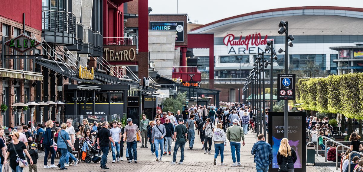 Centro Oberhausen: Von diesem Riesen-Event profitieren vor allem Fußballfans.