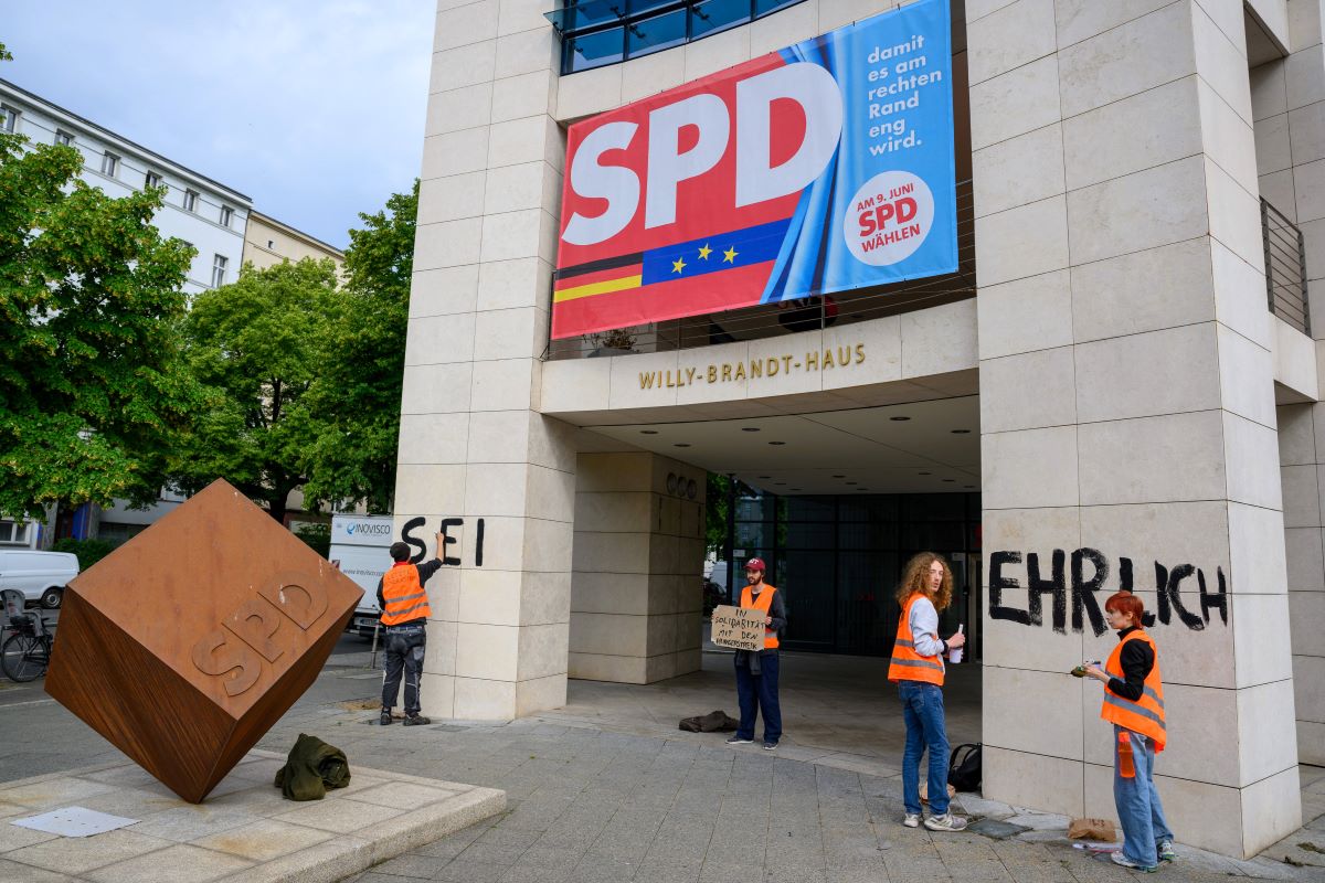 Bei der Party zur Europawahl protestierte die Letzte Generation vor der SPD-Zentrale.