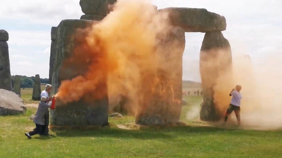 Radikale Klimaaktivisten beschmieren Stonehenge – Archäologe hat jetzt eine schlimme Befürchtung