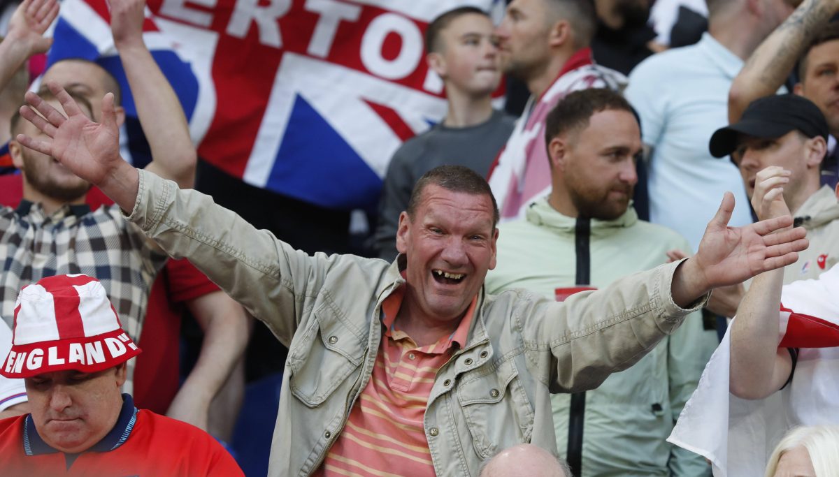 Gelsenkirchen? „Sh..“! England-Fans lästern über Ruhrpott-Stadt – irre, was ihnen fehlt