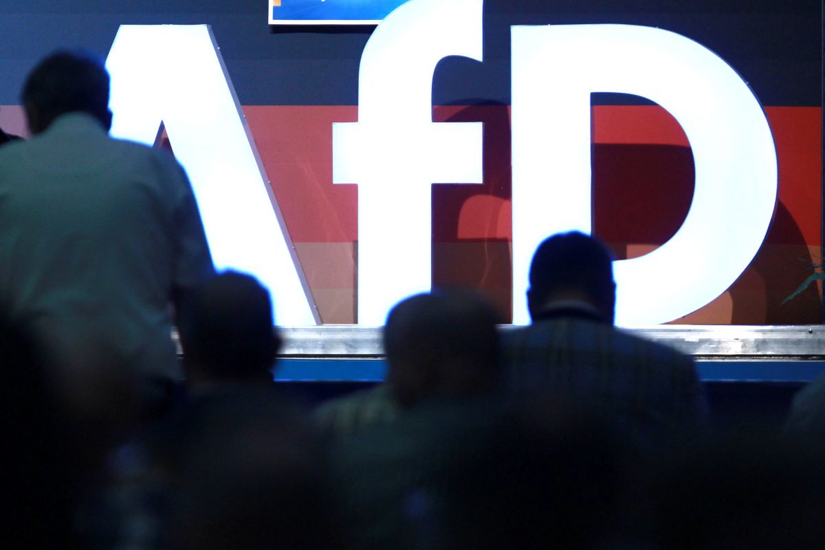 AfD-Politiker erlebt sein blaues Wunder in den USA – Rauswurf!