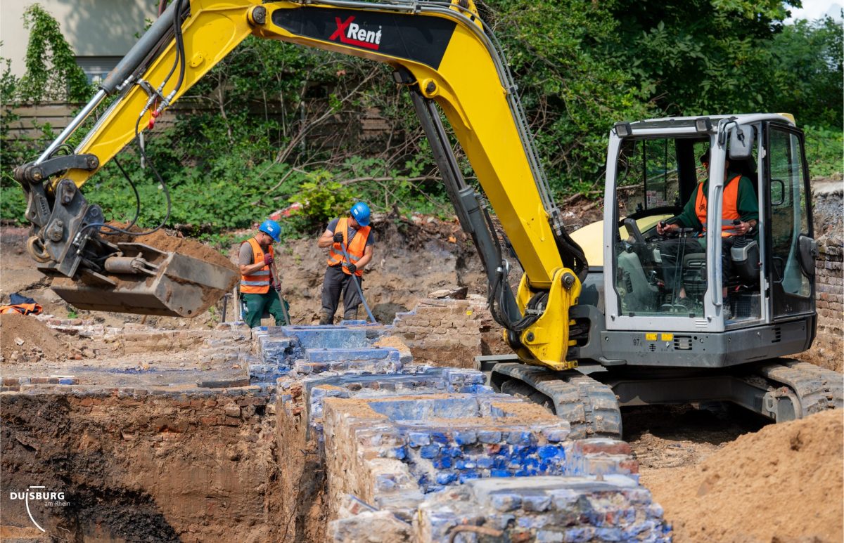 Duisburg: Historische Entdeckung bei Grabung – Bauarbeiter erleben blaues Wunder