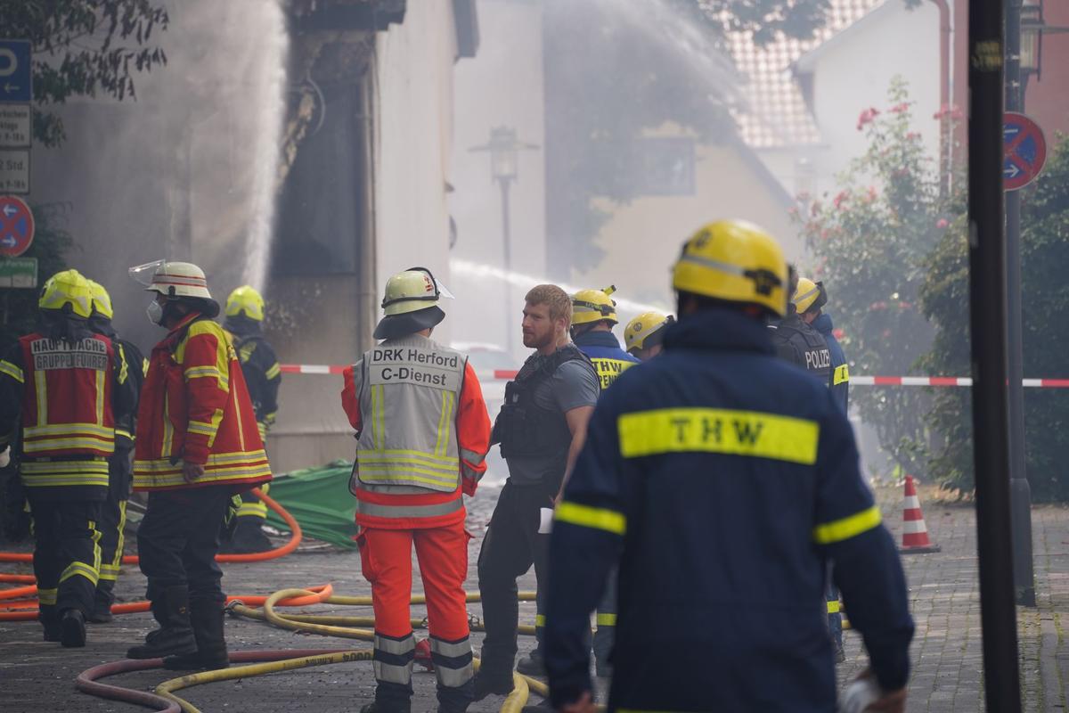 Herford/NRW: Explosion! Bar fliegt in die Luft ++ Polizei sucht Verdächtigen