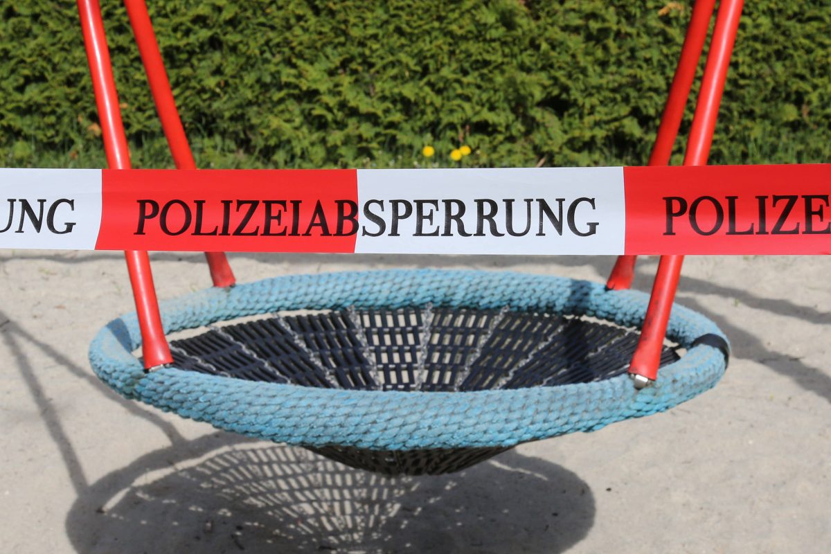 Oberhausen: 12-jähriges Mädchen mit Messer auf Spielplatz – Polizei muss schießen