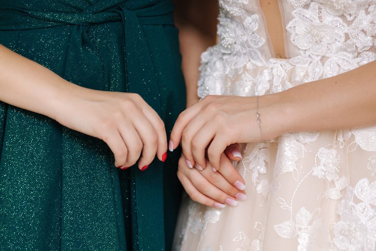 Hochzeit: Ausgerechnet Schwester der Braut hat miesen Plan – „Emotionale Schäden“