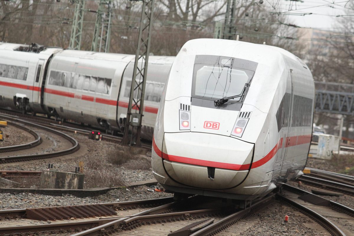 Deutsche Bahn: Kundin nach „Höllenfahrt“ völlig am Ende – „Hätte am liebsten geweint“