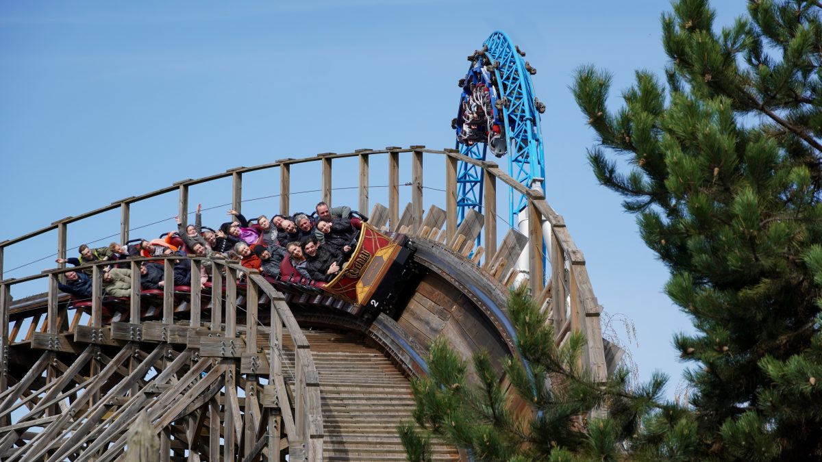 Der Europapark mit Wiedereröffnungs-Ankündigung zum Geisterschloss