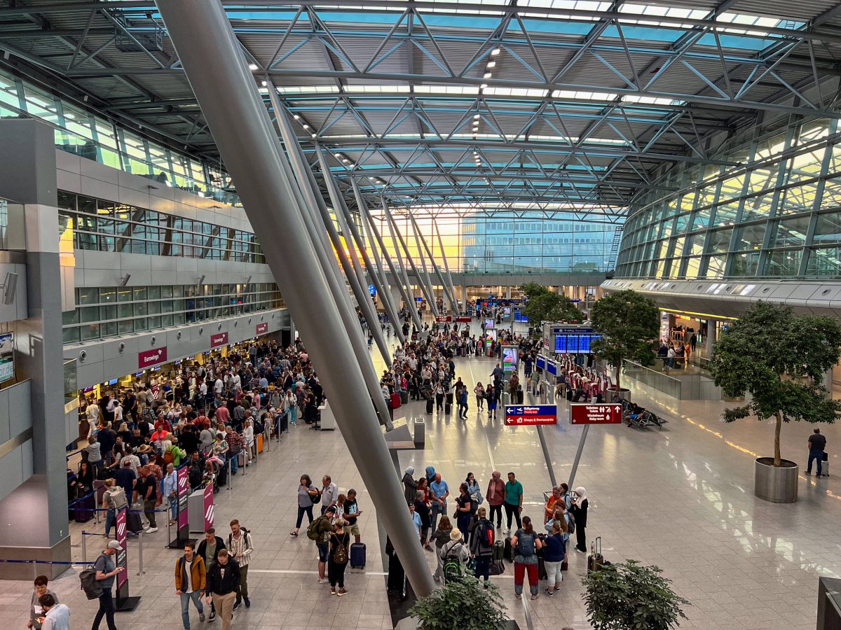 Flughafen Düsseldorf: Jetzt geht’s los – Airport erwartet großen Ansturm