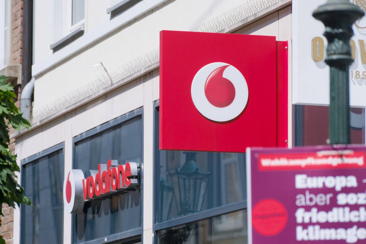 Vodafone-Kunde schaut auf seine Rechnung – er zieht sofort Konsequenzen