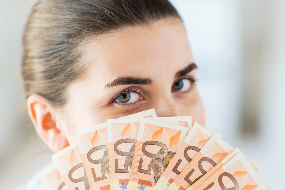 Lotto-Spielerin bekommt Tipp von ihrem Mann – er kostet sie fast ein Vermögen!