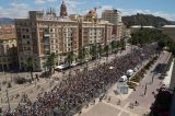 Millionen Touristen machen Urlaub in Spanien