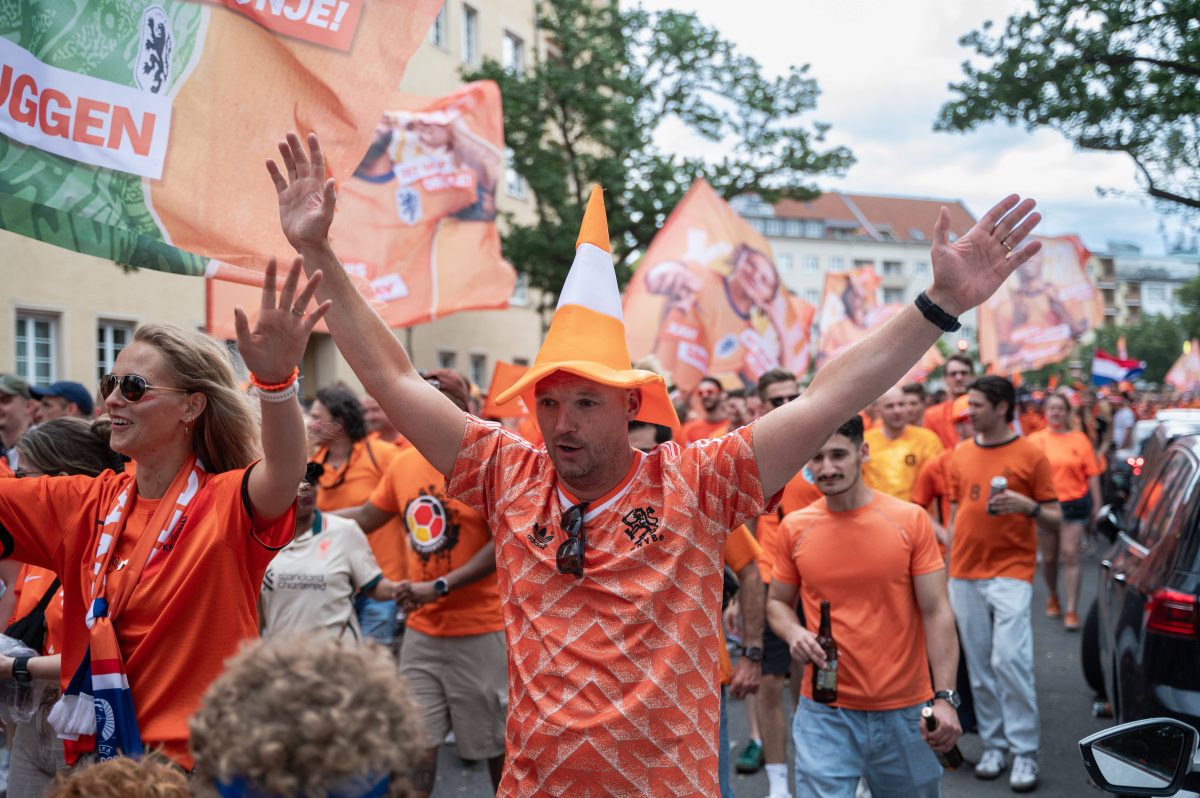 Dortmund vor Niederlande - England: Chaos beginnt.