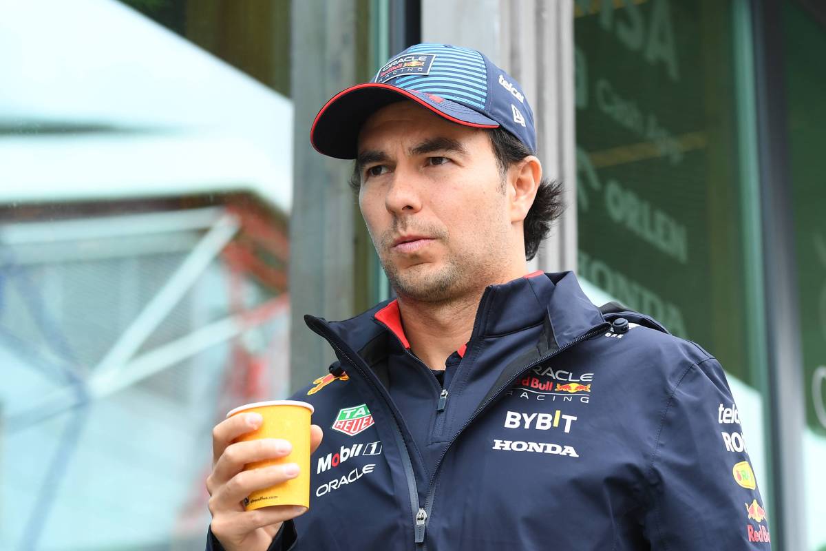 Sergio Perez steht bei Red Bull trotz Vertragsverlängerung vor dem Aus. Nun spricht ein Ex-Formel-1-Pilot über seinen möglichen Rauswurf.