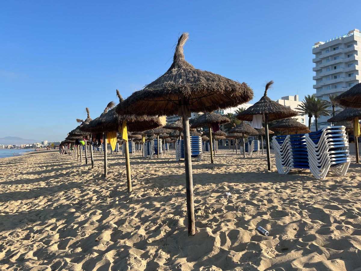 Urlaub auf Mallorca: Touristen sorgen am Strand für Kopfschütteln – „Völlig absurd“