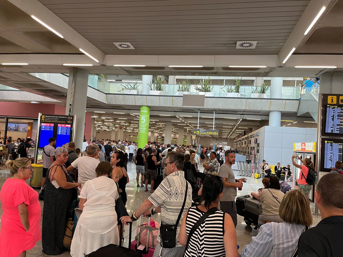 Mallorca: Heftige Warteschlangen am Flughafen Palma – blanke Nerven bei Urlaubern: „Warten über zwei Stunden“