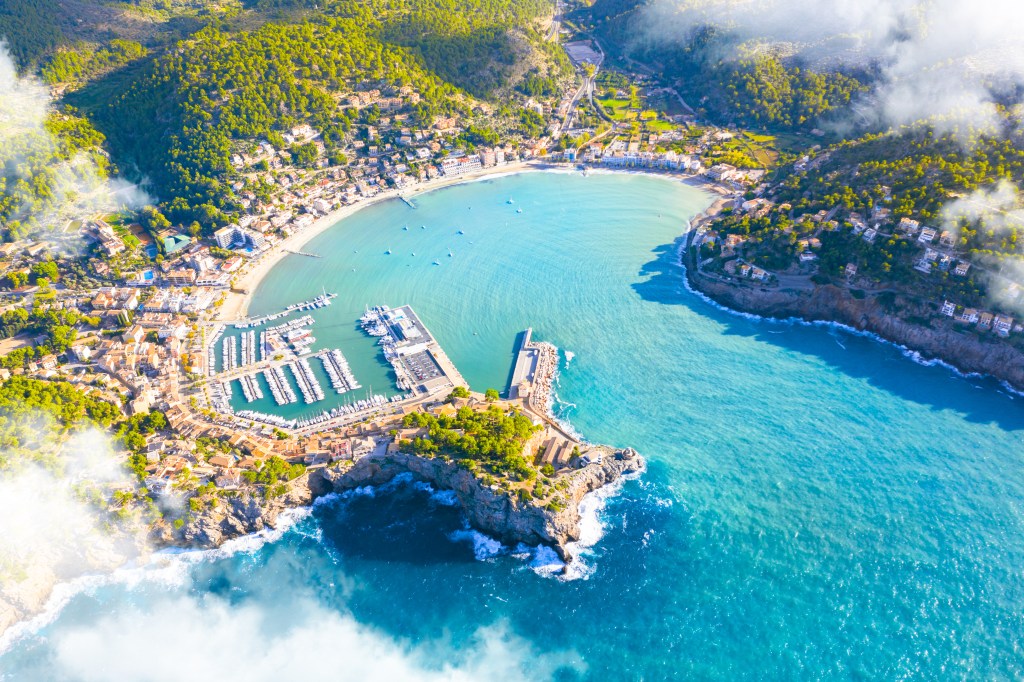 Hafen von Soller aus der Vogelperspektive.