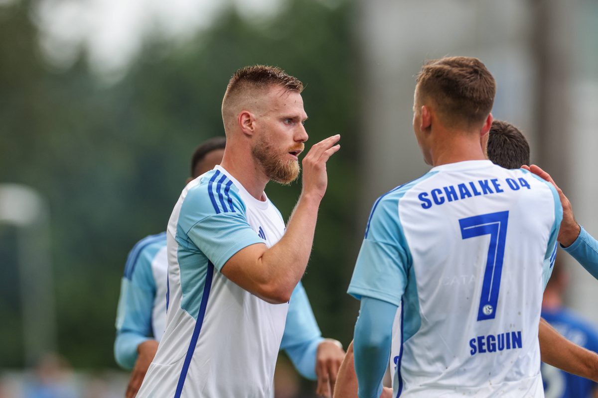 Schalke: ¡Una sorpresa en el entrenamiento! De repente apareció en el campo.