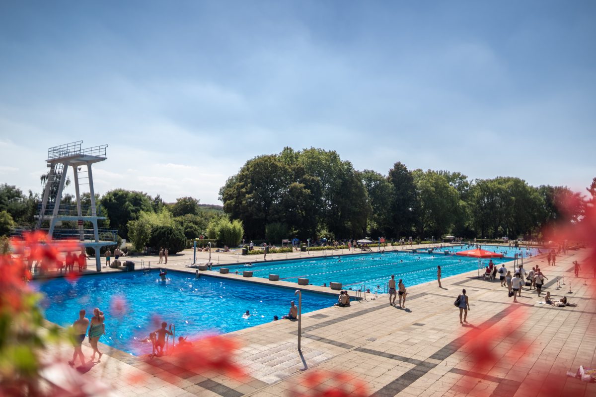 Dortmund: Polizei-Einsatz im Freibad – das Alter der Täter schockiert