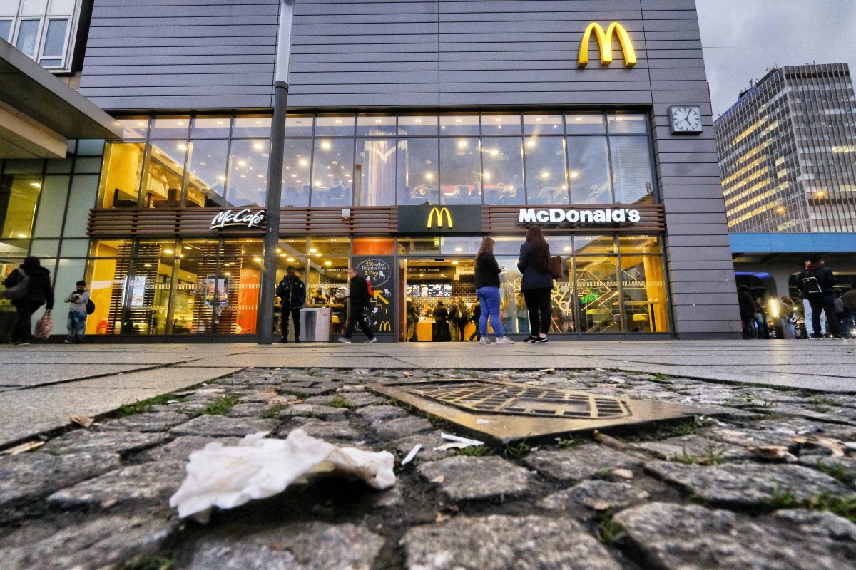 McDonald's-Filiale vor dem Essener Hauptbahnhof