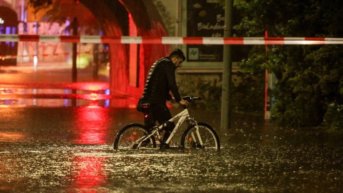 Das Unwetter in Duisburg am Dienstag hat auf einige Anwohner noch immer Auswirkungen. (Archivfoto)