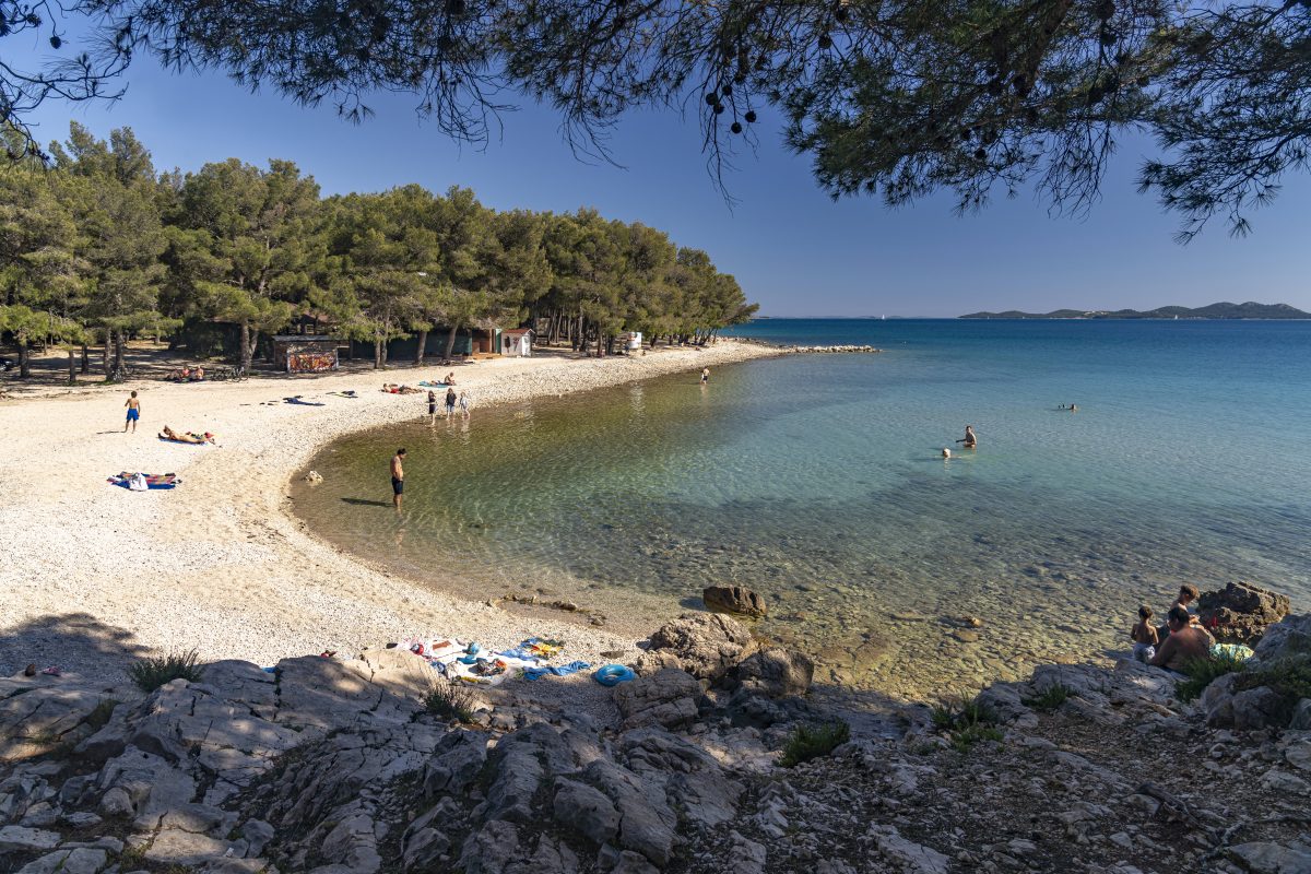 Urlaub in Kroatien: Kalte Temperaturen im Meer halten die Badegäste fern