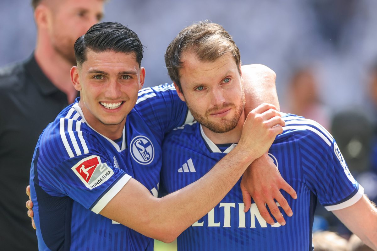 Thomas Ouwejan und Yussuf Kabadayi bei ihrem Abschied von Schalke.