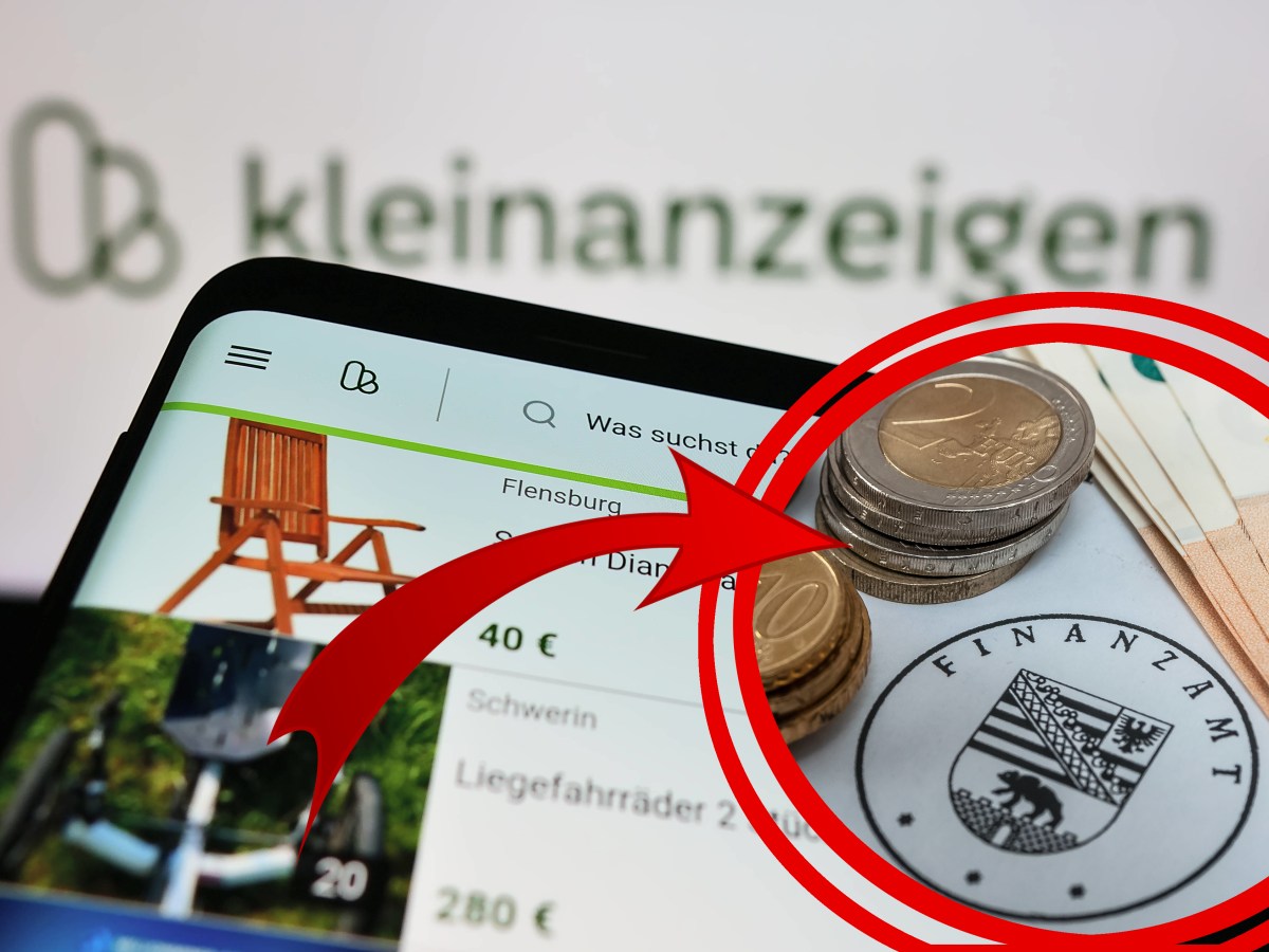 Ein Laptop zeigt die Website von Kleinanzeigen, daneben liegt ein Brief vom Finanzamt.