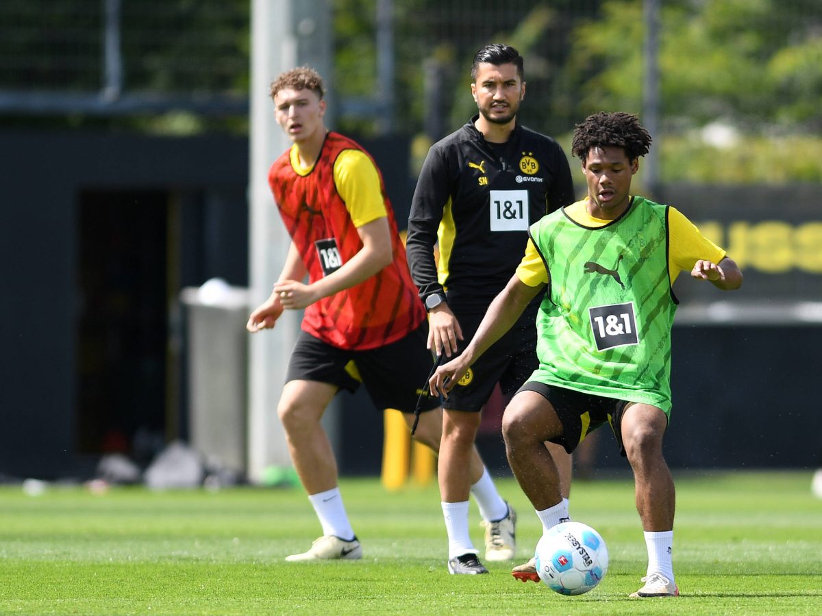 Die Fans von Borussia Dortmund machen große Augen! Ein BVB-Youngster verzaubert die Anhänger und Mitspieler.