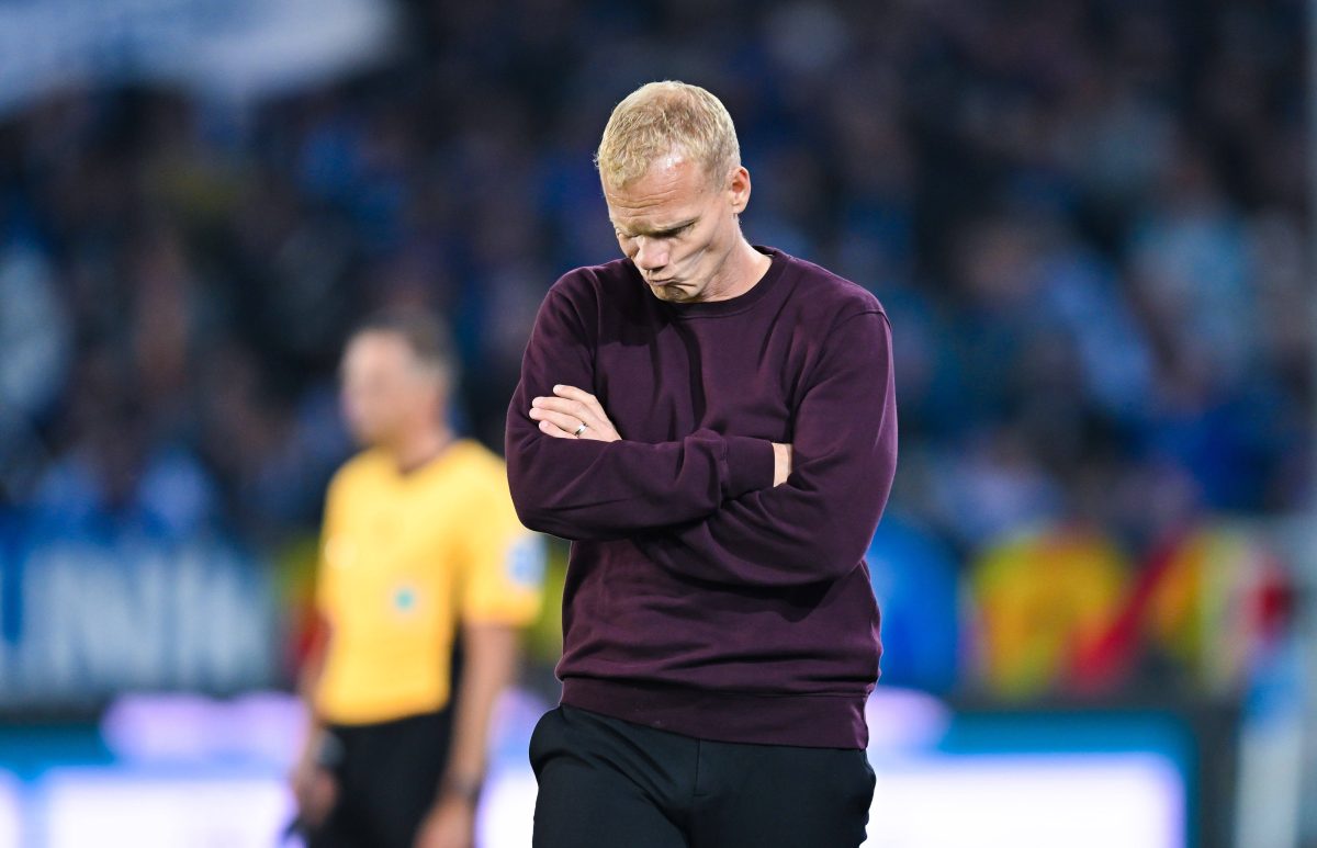 Der FC Schalke 04 steckt zweifelsohne in der ersten kleinen Krise der Saison. Und doch möchte Karel Geraerts seiner Linie treu bleiben.