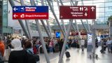 Flughafen Düsseldorf, Schild zu Toiletten