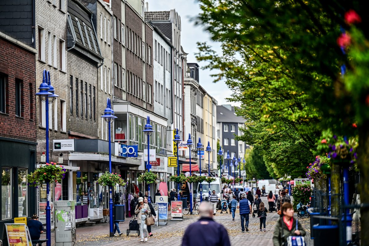 Fussgaengerzone in Duisburg-Meiderich