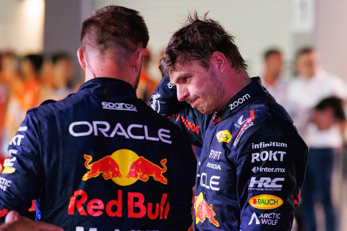 Formel 1: Max Verstappen schaut niedergeschlagen drein.