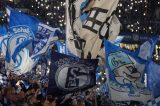 Im Spiel Hannover - Schalke hat Kees van Wonderen sein Pflichtspiel-Debüt gegeben. Dabei haben sich die S04-Fans etwas Besonders einfallen lassen.