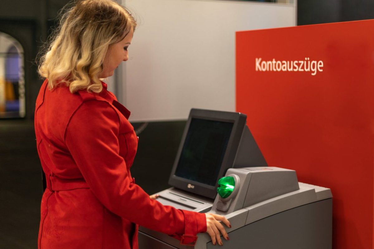 Sparkasse: Kunden wegen Gebühren-Aufschlag schockiert – „Eine Frechheit“