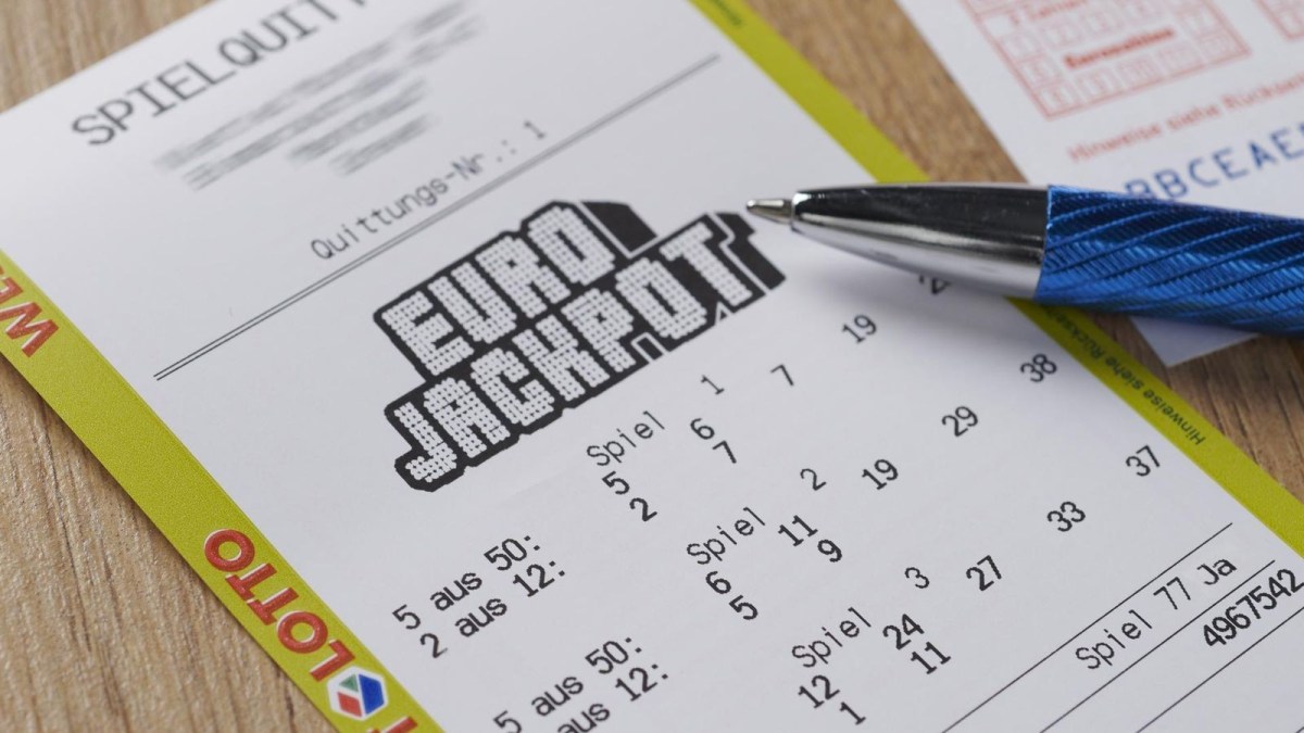 Der Eurojackpot steigt für die Ziehung am kommenden Dienstag, 12. November, zum vierten Mal in diesem Jahr über die 100-Millionen-Marke. Im ersten Rang werden rund 105 Millionen Euro ausgelobt.