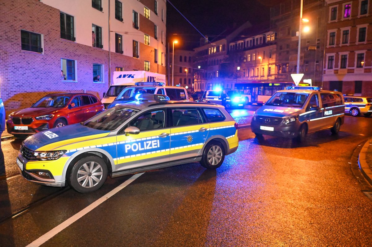 Polizeieinsatz auf offener Straße