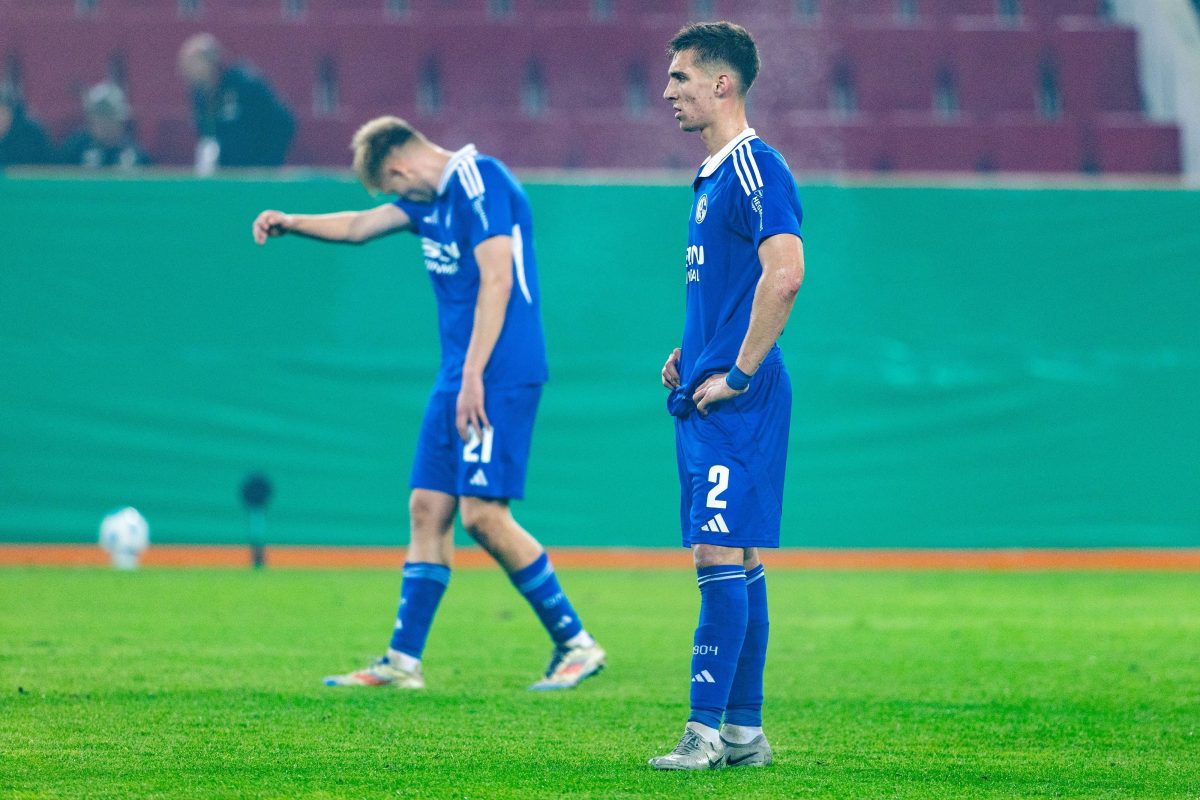 Beim FC Schalke 04 geht es drunter und drüber. Nun sorgt eine weitere Entscheidung rund um einen Youngster für Diskussionen.