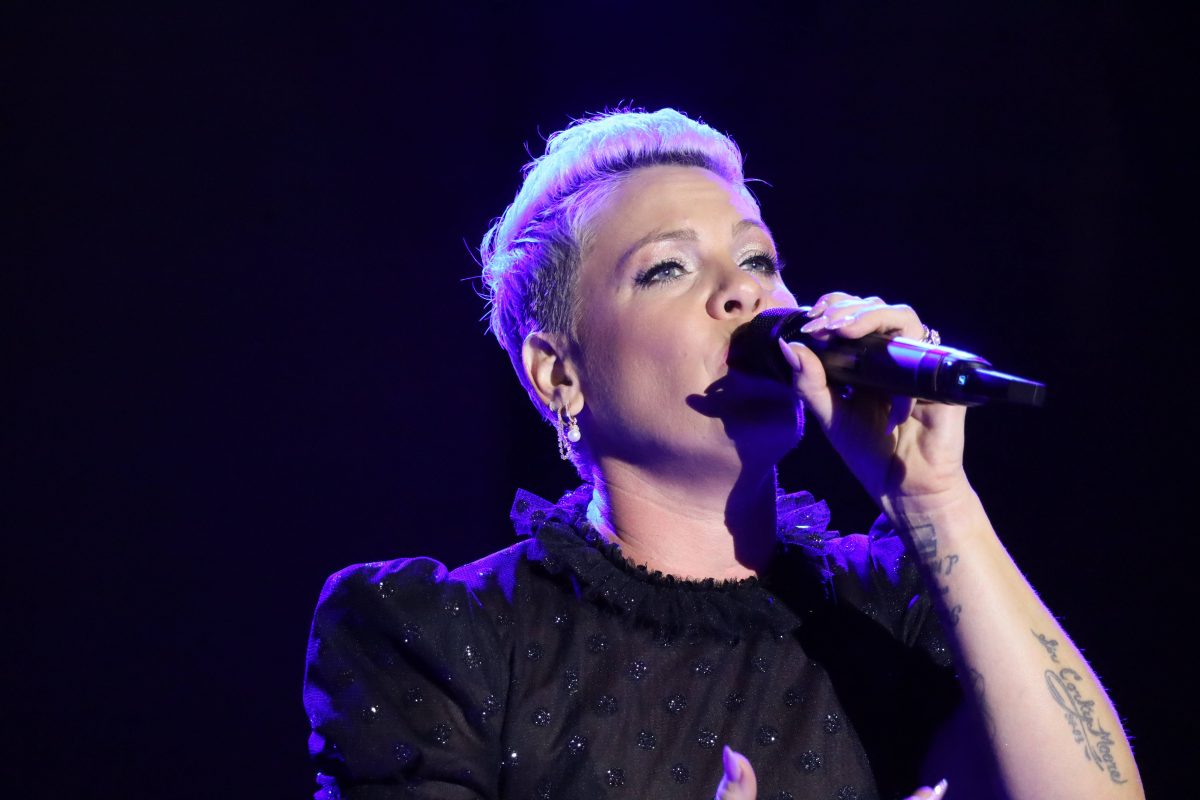 pink-emotionales-statement-nach-gecancelten-shows-es-tut-mir-unglaublich-leid