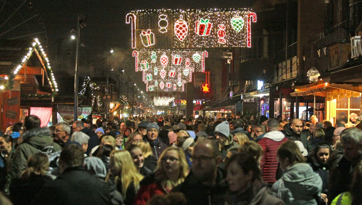 Centro-Weihnachtsmarkt-Gl-hwein-Schock-N-chste-Schallmauer-durchbrochen