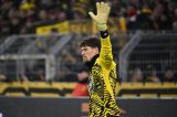 Bei diesem Gerücht dürften viele Fans von Borussia Dortmund aufschrecken. Ein Top-Klub Europas buhlt immer intensiver um Gregor Kobel.