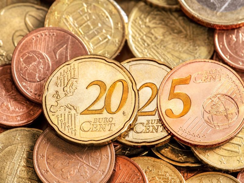 Steuer: SO viel sparst du im Jahr 2025