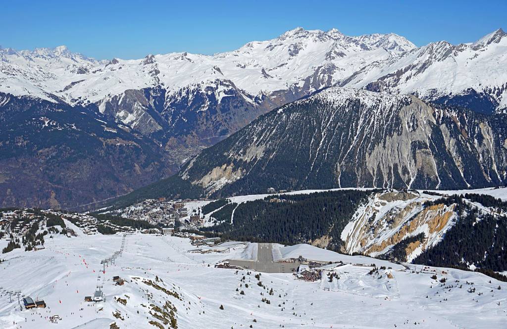 Startbahn im Schneegebirge