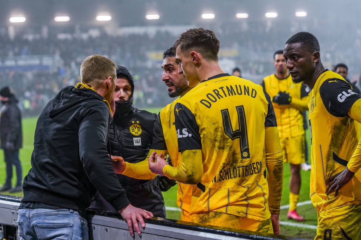 Borussia Dortmund zeigt das nächste desolate Spiel! Die aktive Fanszene des BVB hat die Mannschaft nach der Partie zur Rede gestellt.